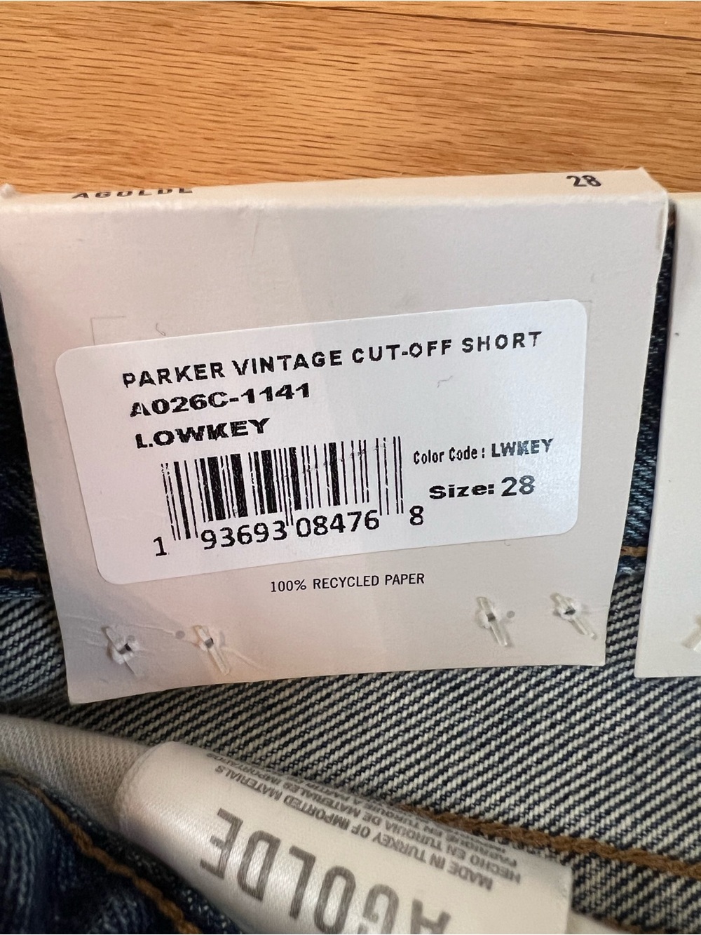 NWT AGOLDE Parker Vintage Cut-Off Denim Shorts in Lowkey 100% Organic Cotton - Picture 5 of 9